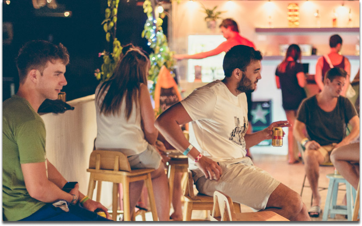 Área de gastronomía del hostel